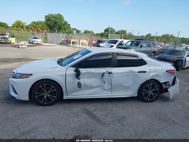 45456524 :رقم المزاد ، 4T1B11HK3JU505795 vin ، 2018 Toyota Camry Se مزاد بيع