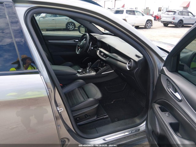 Продаж на аукціоні авто 2018 Alfa Romeo Stelvio Ti Sport Awd, vin: ZASFAKNN2J7B79388, номер лоту: 45456620