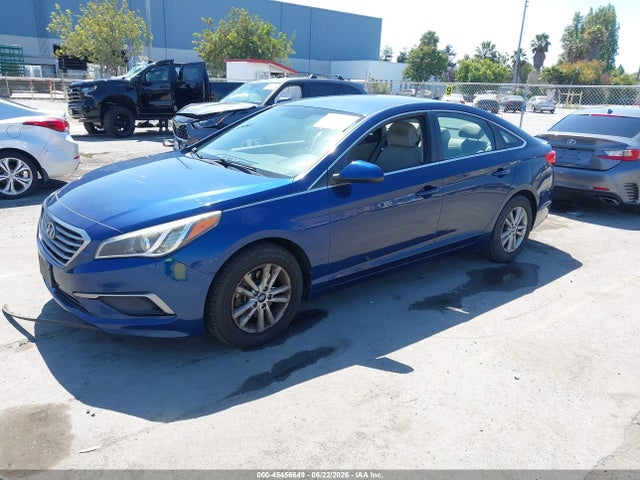 Hyundai SONATA SE 2016 5NPE24AF5GH280117 Image 2