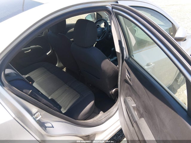 Chevrolet Sonic Lt Auto 2015 1G1JC5SH0F4113436 Image 8