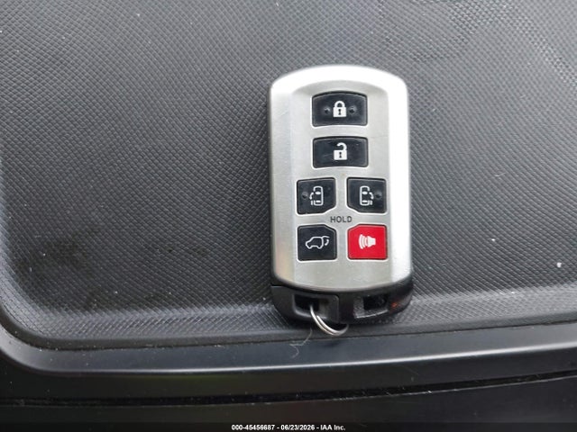 Toyota Sienna Xle 8 Passenger 2015 5TDYK3DC8FS643768 Image 11