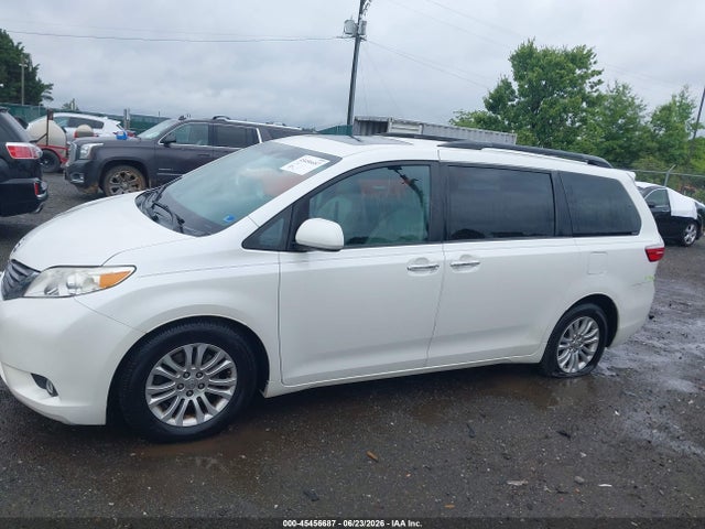 Toyota Sienna Xle 8 Passenger 2015 5TDYK3DC8FS643768 Image 15