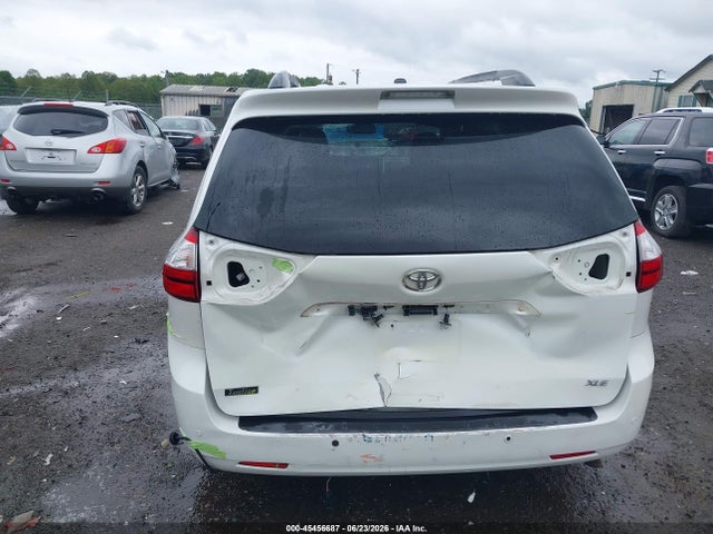 Toyota Sienna Xle 8 Passenger 2015 5TDYK3DC8FS643768 Image 17