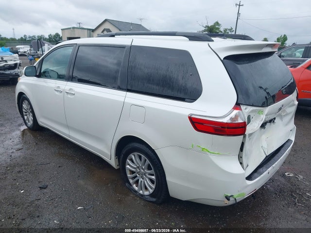 Toyota Sienna Xle 8 Passenger 2015 5TDYK3DC8FS643768 Image 3
