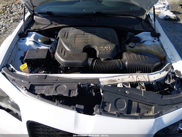 2C3CCABG0FH749684 Chrysler 300 300s