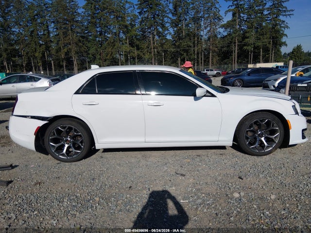2015 Chrysler 300 300s მანქანა იყიდება აუქციონზე, vin: 2C3CCABG0FH749684, აუქციონის ნომერი: 45456696