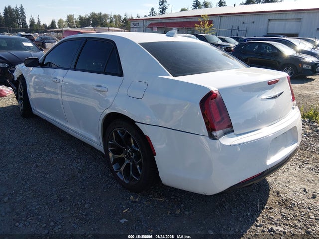 2015 Chrysler 300 300s მანქანა იყიდება აუქციონზე, vin: 2C3CCABG0FH749684, აუქციონის ნომერი: 45456696