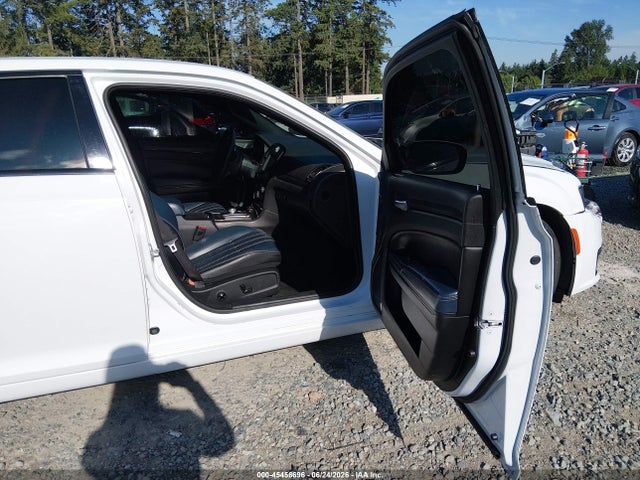2015 Chrysler 300 300s მანქანა იყიდება აუქციონზე, vin: 2C3CCABG0FH749684, აუქციონის ნომერი: 45456696