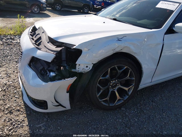 2015 Chrysler 300 300s მანქანა იყიდება აუქციონზე, vin: 2C3CCABG0FH749684, აუქციონის ნომერი: 45456696
