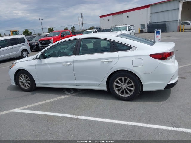 Hyundai SONATA ECO 2018 5NPE24AA9JH682833 Image 15