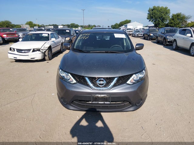 JN1BJ1CR4HW136424 Nissan Rogue Sport S