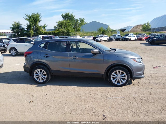 JN1BJ1CR4HW136424 Nissan Rogue Sport S