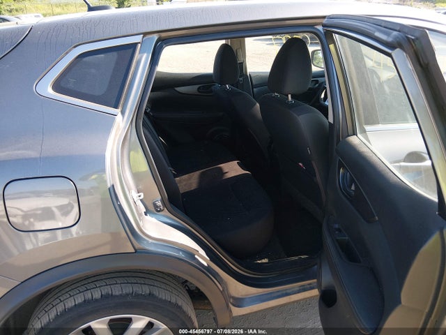 JN1BJ1CR4HW136424 Nissan Rogue Sport S