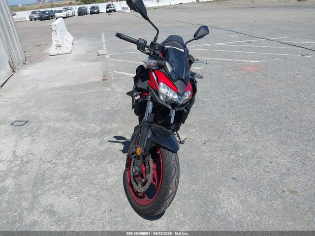45456801 :رقم المزاد ، ML5EREN14RDAB1933 vin ، 2024 Kawasaki Er650 N مزاد بيع