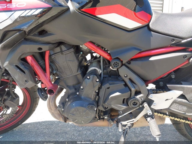 45456801 :رقم المزاد ، ML5EREN14RDAB1933 vin ، 2024 Kawasaki Er650 N مزاد بيع
