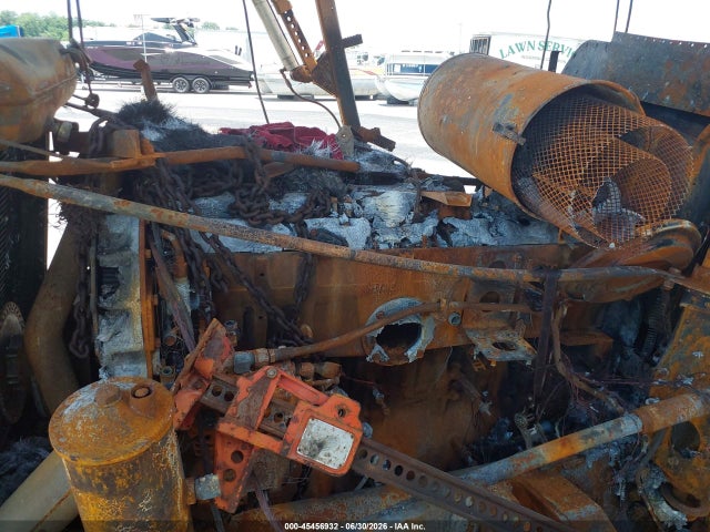 45456932 :رقم المزاد ، 1FVHAHAV11PF93036 vin ، 2001 Freightliner Conventional Fld120 مزاد بيع