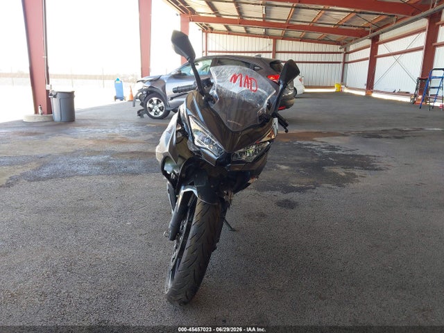 45457023 :رقم المزاد ، JKAEXKH16NDAE6340 vin ، 2022 Kawasaki Ex400 مزاد بيع