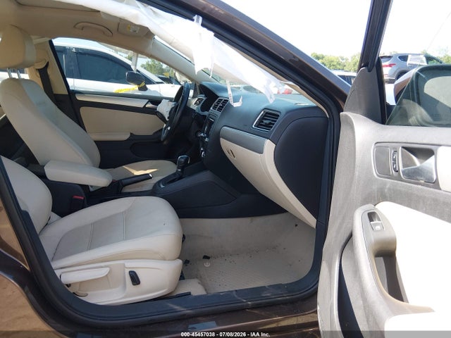 2013 Volkswagen Jetta 2.5l Se მანქანა იყიდება აუქციონზე, vin: 3VWDP7AJ3DM450321, აუქციონის ნომერი: 45457038