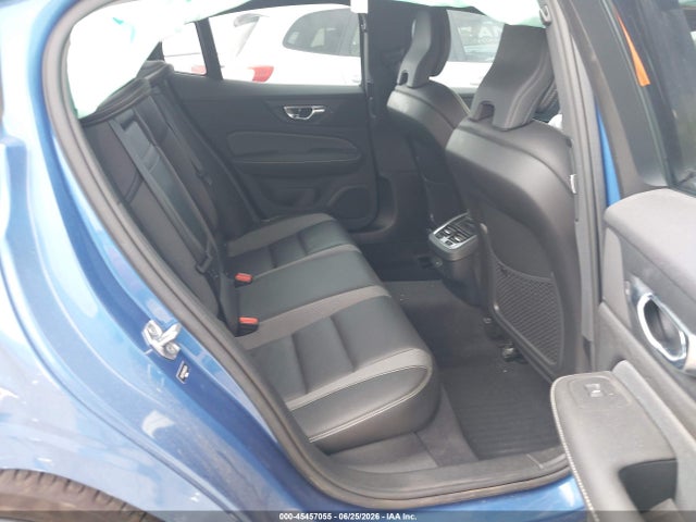 45457055 :رقم المزاد ، 7JR102FM4MG092240 vin ، 2021 Volvo S60 T5 R-design مزاد بيع