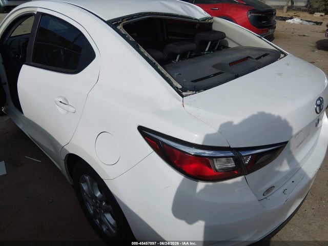 3MYDLBYV9JY316509 Toyota YARIS IA