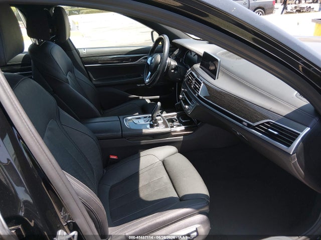 WBA7E2C39HG740745 BMW 740I