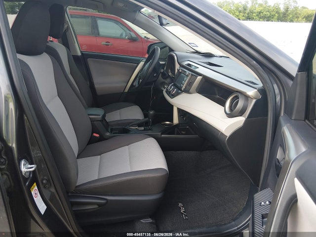 Toyota RAV4 LE 2015 JTMZFREV0FJ025773 Image 5