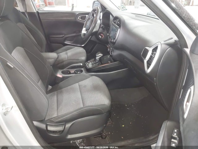 45457177 :رقم المزاد ، KNDJ23AU9M7787299 vin ، 2021 Kia Soul S مزاد بيع
