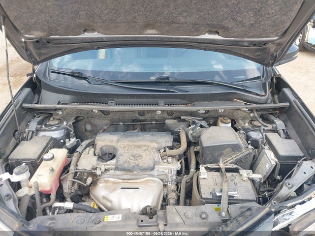 JTMNFREV9JJ186064 Toyota RAV4 SE