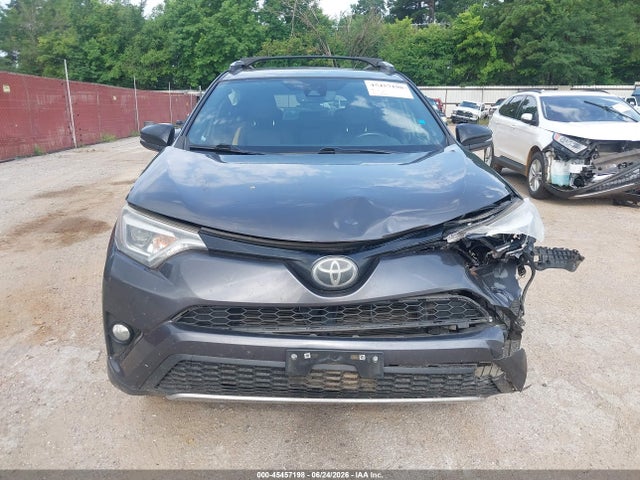 JTMNFREV9JJ186064 Toyota RAV4 SE