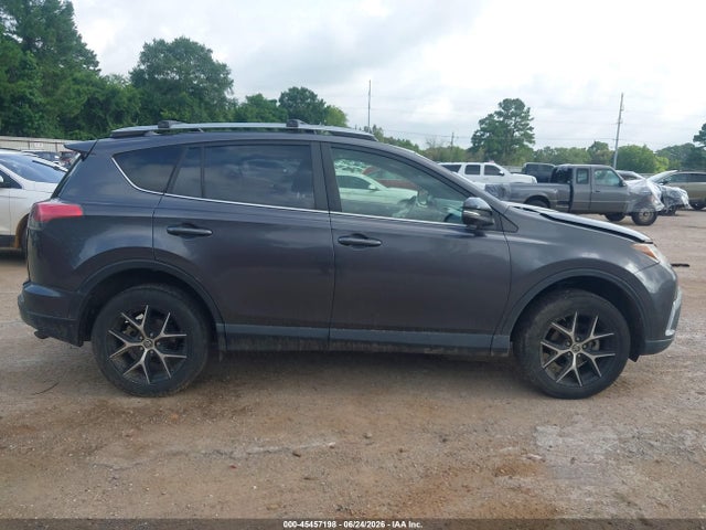 JTMNFREV9JJ186064 Toyota RAV4 SE