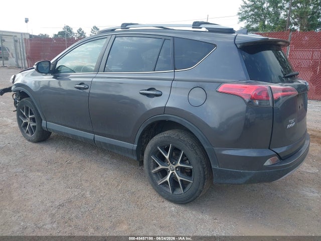 JTMNFREV9JJ186064 Toyota RAV4 SE
