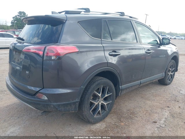 JTMNFREV9JJ186064 Toyota RAV4 SE