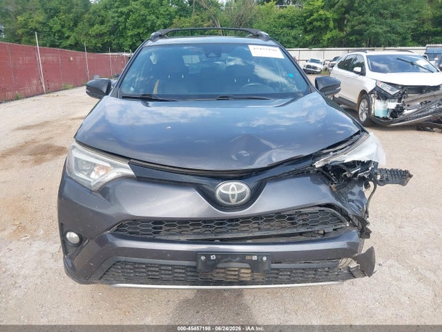 JTMNFREV9JJ186064 Toyota RAV4 SE