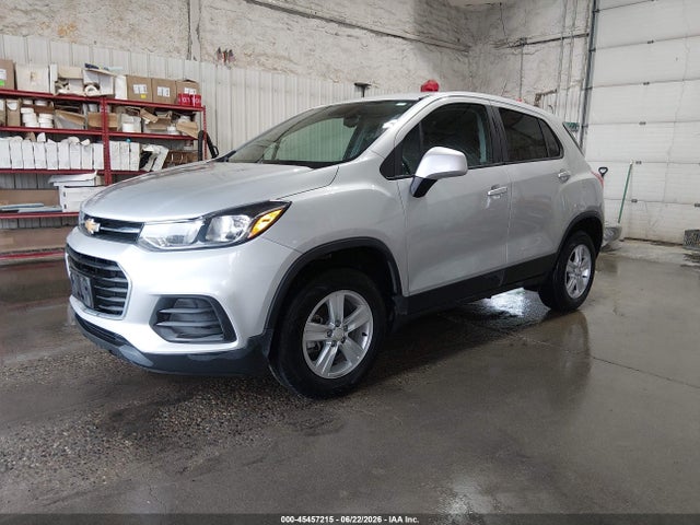 Chevrolet TRAX LS 2018 3GNCJNSB7JL353983 Image 2