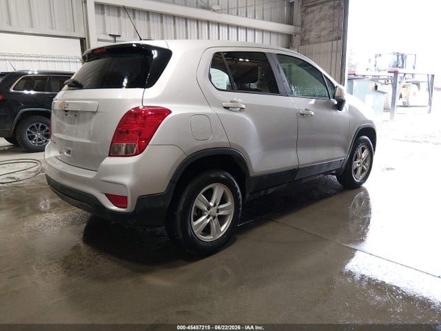 Chevrolet TRAX LS 2018 3GNCJNSB7JL353983 Image 4