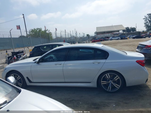 2017 Bmw 750i მანქანა იყიდება აუქციონზე, vin: WBA7F0C50HGM21320, აუქციონის ნომერი: 45457236