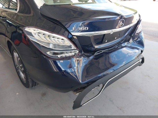 2016 Mercedes-benz C 300 მანქანა იყიდება აუქციონზე, vin: 55SWF4JB2GU099396, აუქციონის ნომერი: 45457294