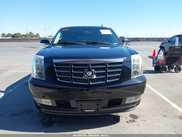 45457335 :رقم المزاد ، 1GYS3CEF6BR351230 vin ، 2011 Cadillac Escalade Premium مزاد بيع