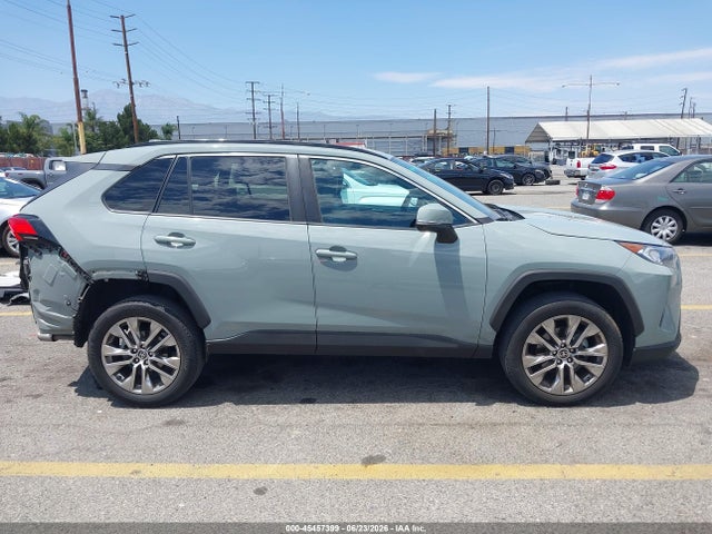 2T3C1RFV8MW183134 Toyota Rav4 Xle Premium