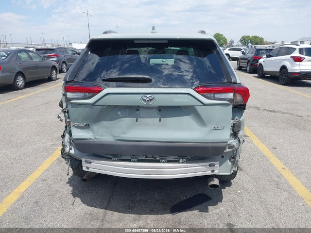 2T3C1RFV8MW183134 Toyota Rav4 Xle Premium