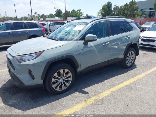 2T3C1RFV8MW183134 Toyota Rav4 Xle Premium