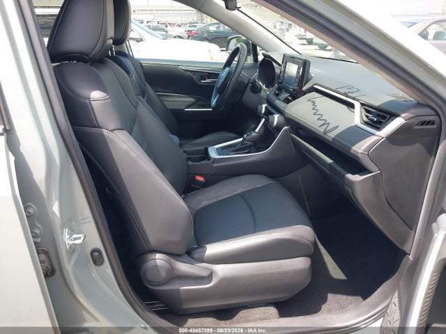 2T3C1RFV8MW183134 Toyota Rav4 Xle Premium
