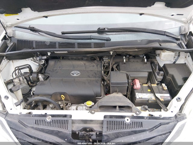 5TDKK3DC4ES489824 Toyota Sienna Le V6 8 Passenger