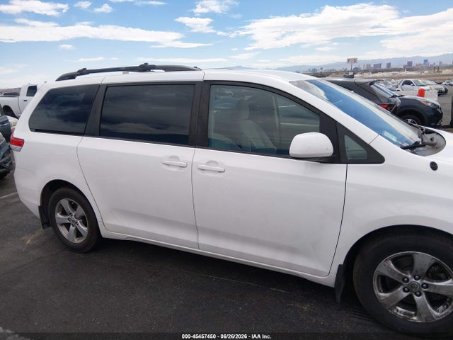 5TDKK3DC4ES489824 Toyota Sienna Le V6 8 Passenger