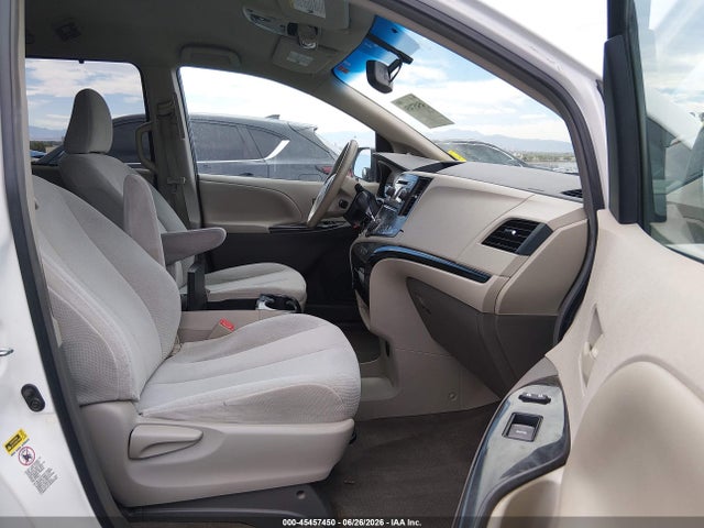 5TDKK3DC4ES489824 Toyota Sienna Le V6 8 Passenger