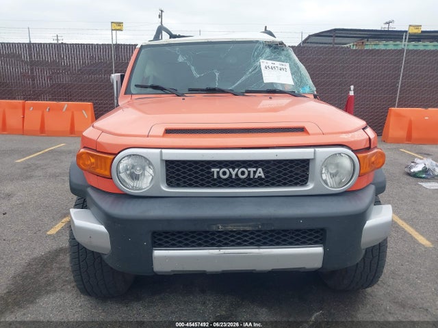 Toyota FJ Cruiser 2014 JTEBU4BF4EK178006 Image 12