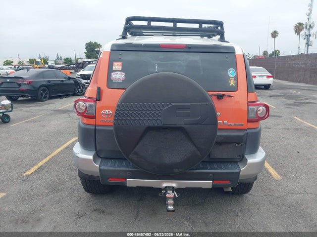 Toyota FJ Cruiser 2014 JTEBU4BF4EK178006 Image 16