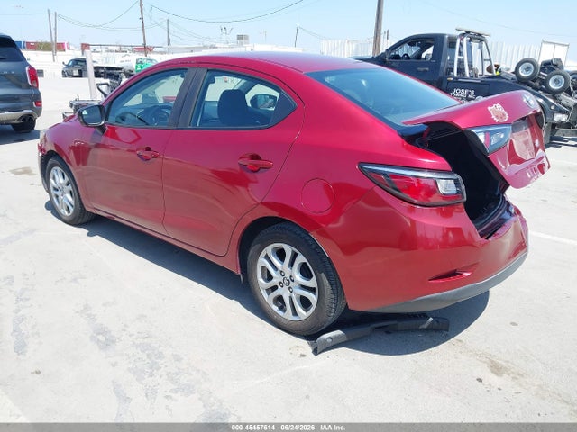 3MYDLBYV6JY305175 Toyota YARIS IA