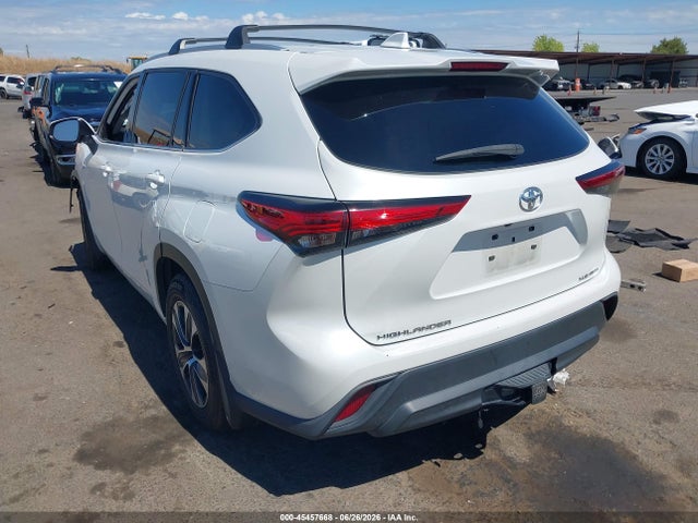 5TDGZRBHXNS585492 Toyota Highlander Xle