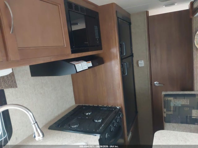 5ZT2CXLB2GA007377 Coachmen Apex M-215 Rbk